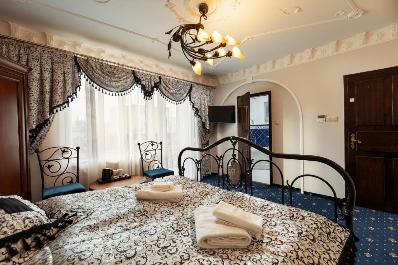 Deluxe Double Room Bath