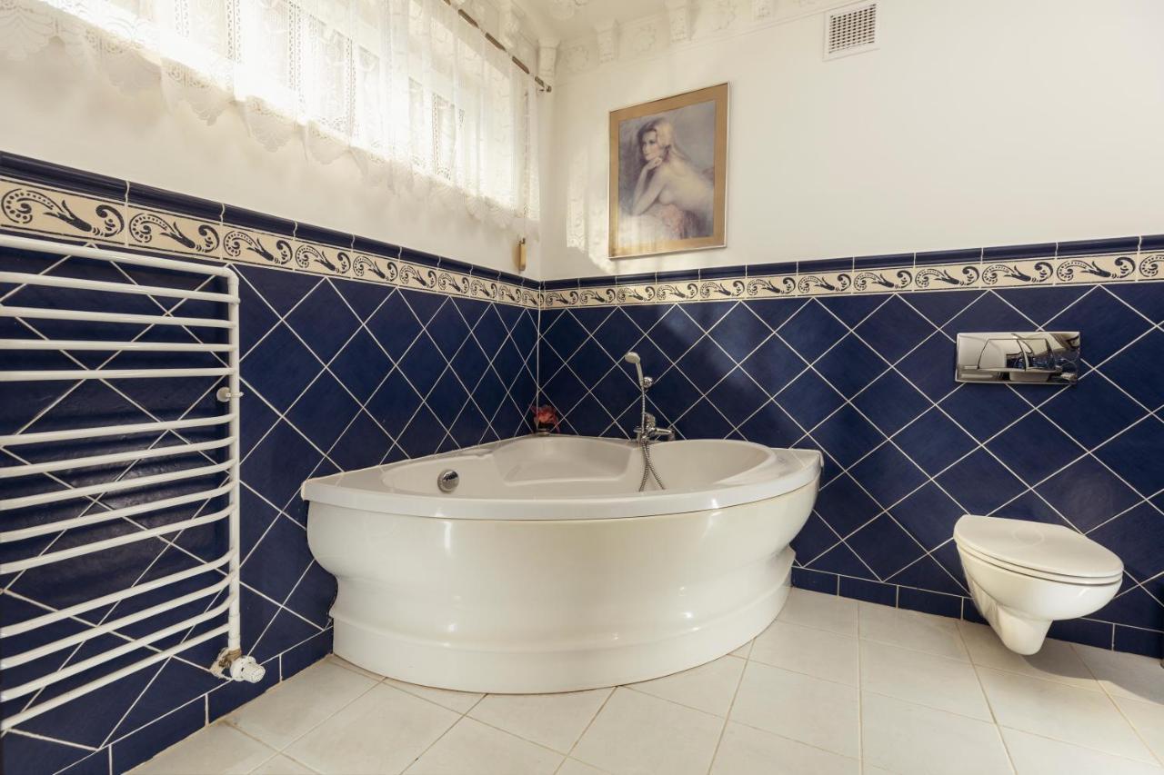Deluxe Double Room Bath