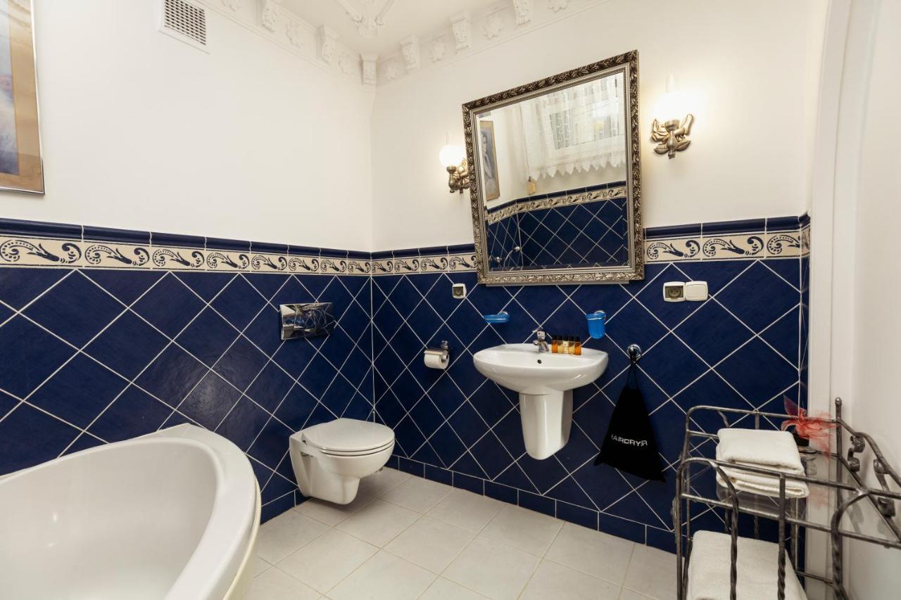Deluxe Double Room Bath